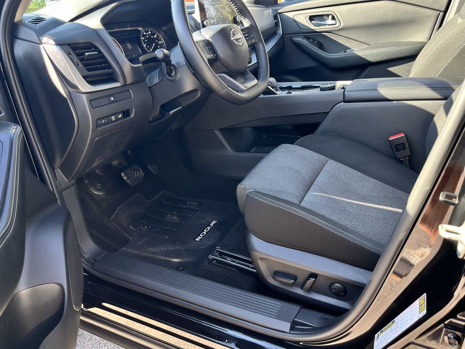 Nissan Rogue SV awd 2025p гарний стан авто