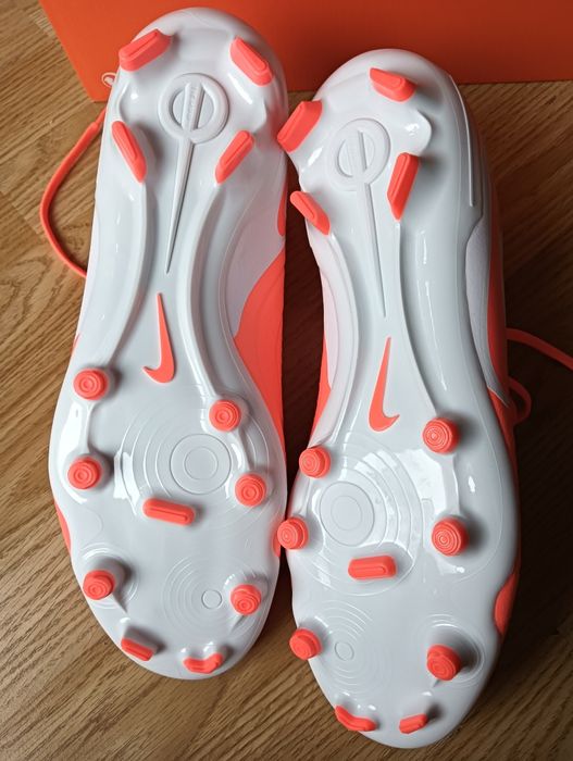 Nowe buty piłkarskie Korki Nike Tiempo Legend 10 Academy FG/MG  44