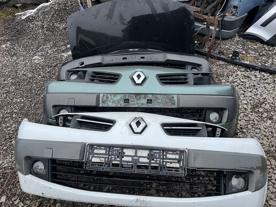 Бампер передній рестал Renault Megan 2 Рено меган 2