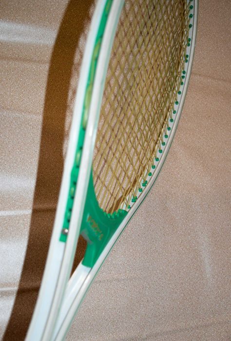 Професійна тенісна ракетка Dunlop Aerogel 4D 200 (18x20)