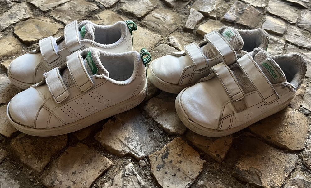 2 pares de Tenis crianca adidas 26