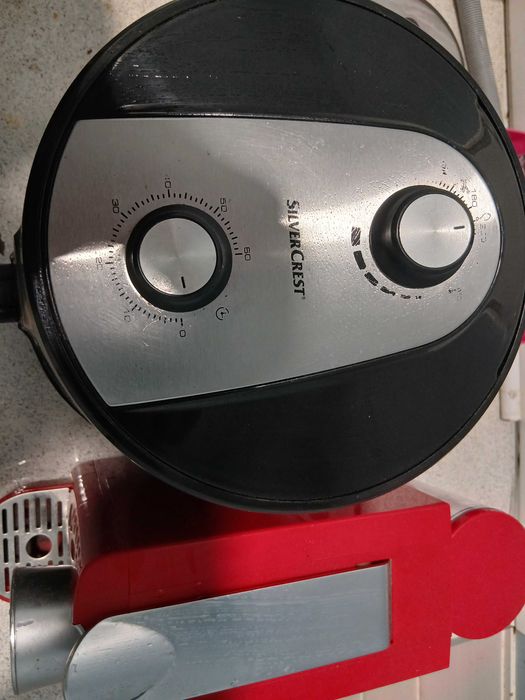 Air fryer e Máquina de café, em Bom estado 30 os dois