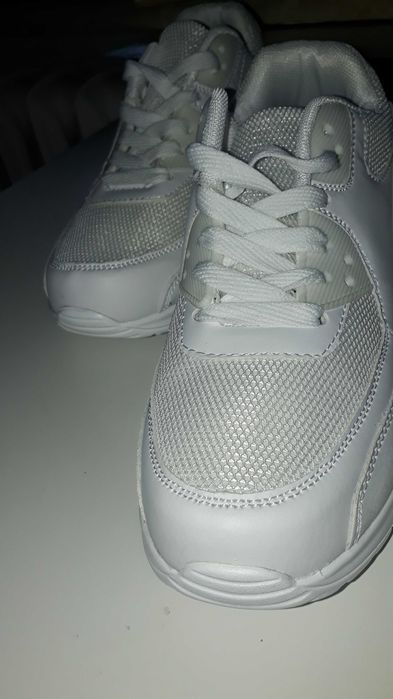Buty sportowe,snikersy Białe rozm.38