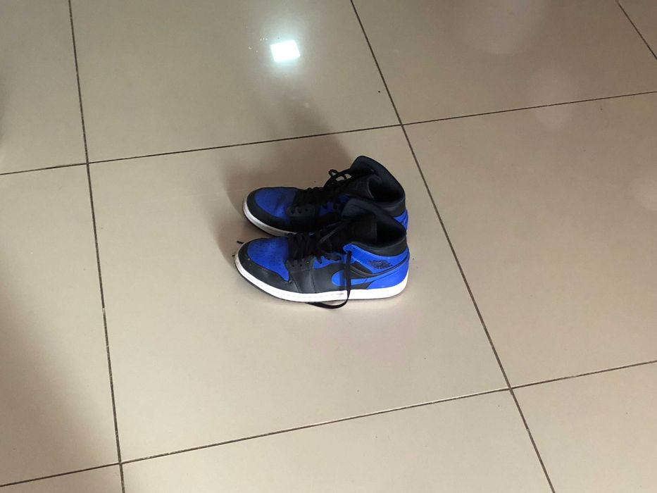 Nike Air Jordan 1 retro mid Hyper Royal