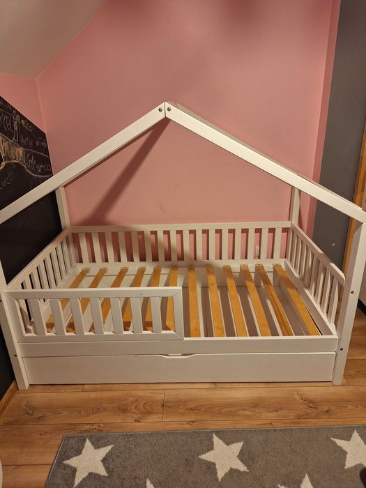 Łóżeczko domek dziecięcy