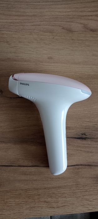 Фотоепілятор Phillips Lumea Advanced