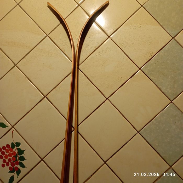 Продам советские лыжи Эстония с палками НОВЫЕ