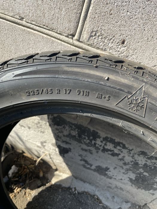 Продам шини Uniroyal r17 225/45