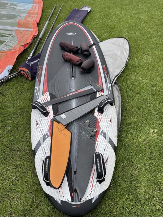 Zestaw z deską carbon 145l Excocet Warp s 85
