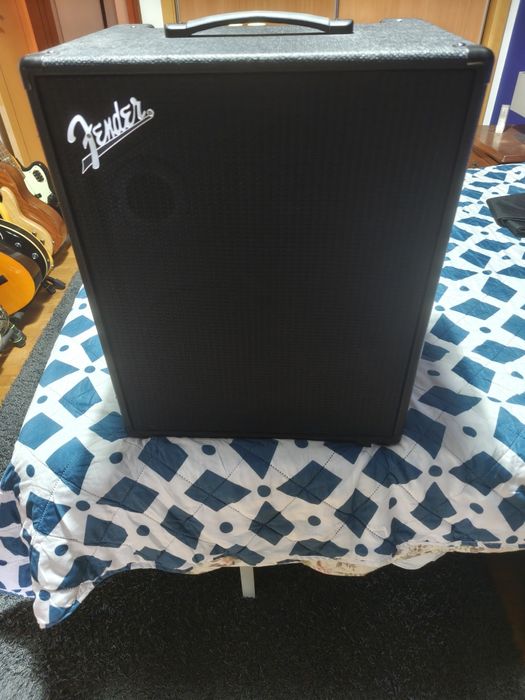 Combo Fender Ramble  de Baixo  800 whats igual a novo.