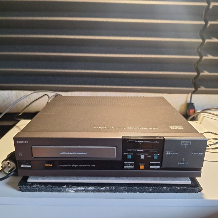 Проигрыватель Philips CD 104