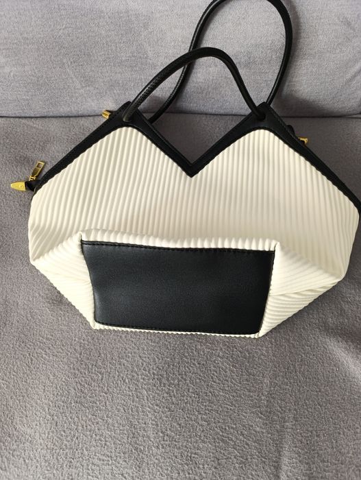 Torebka kremowa średnia