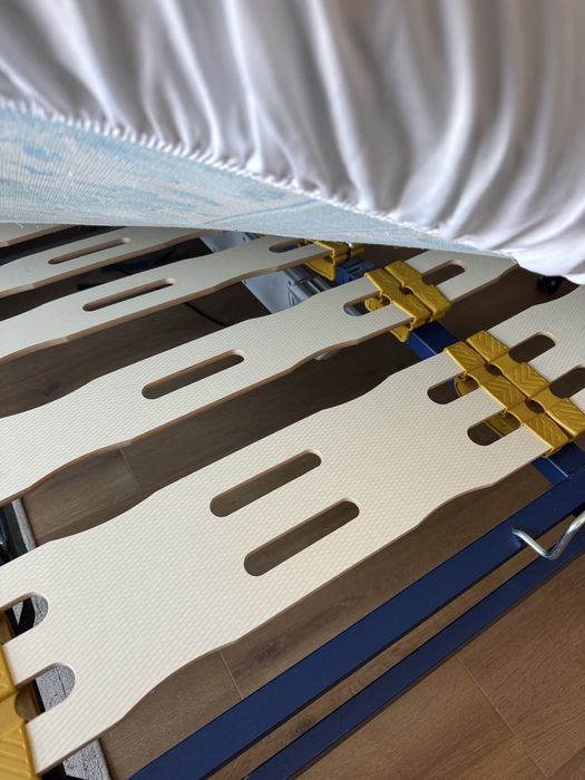 Cama elétrica articulavel com comando