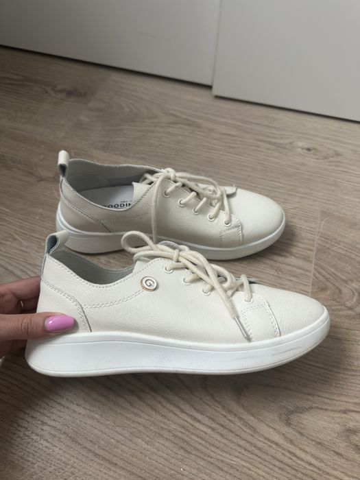 Trampki sneakersy skórzane 38