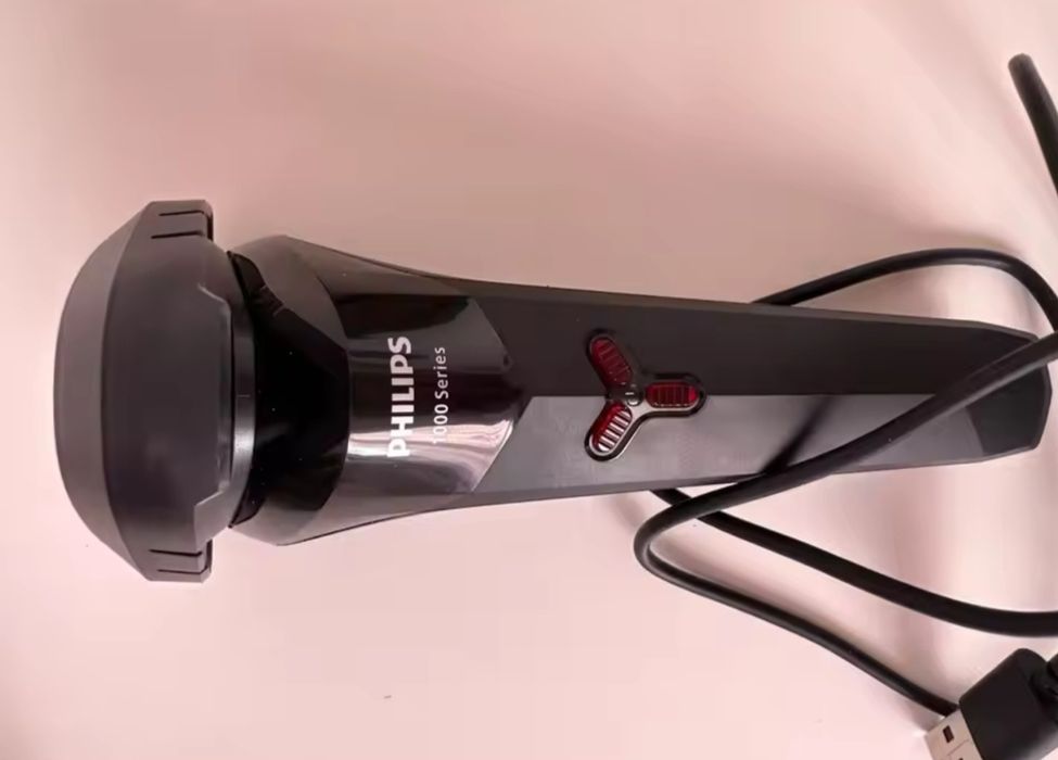 Електробритва Philips S1113