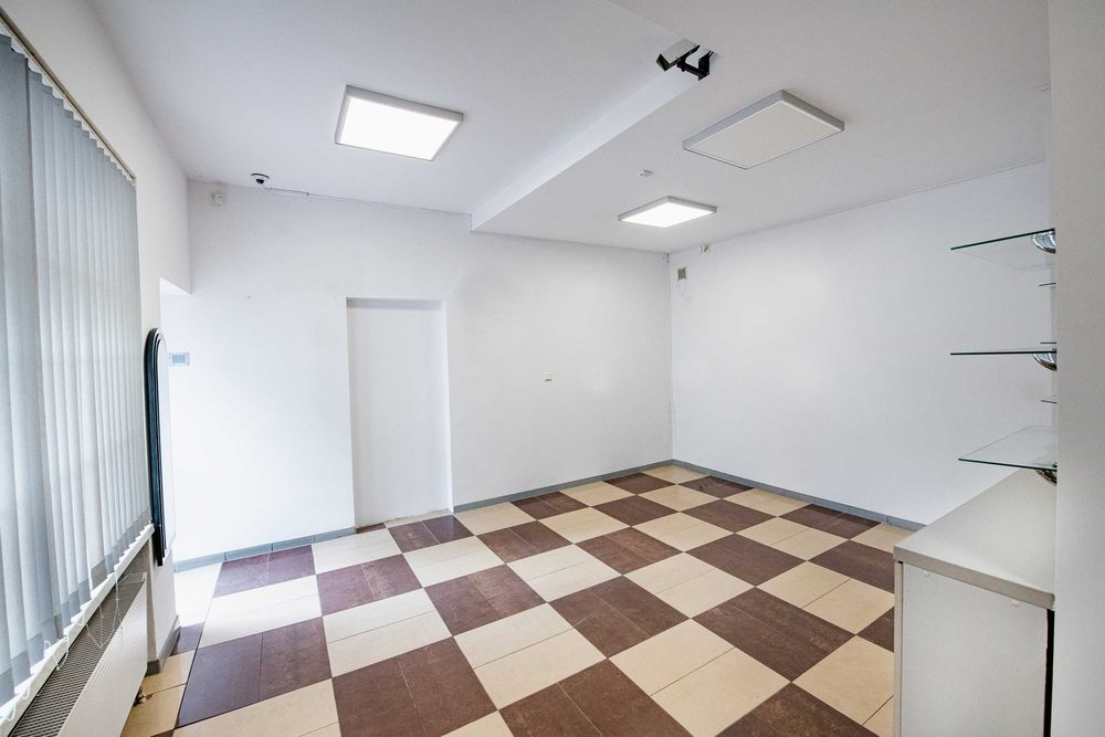Wynajmę lokal  30 m2  centrum Iławy ul. Niepodległości 6A.