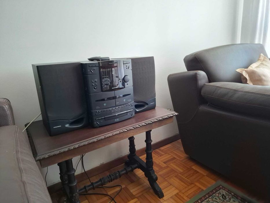 Móveis de Sala: Mesa e Cadeiras / Estante / Mesa TV / Mesa de apoio / Mesa de Centro
