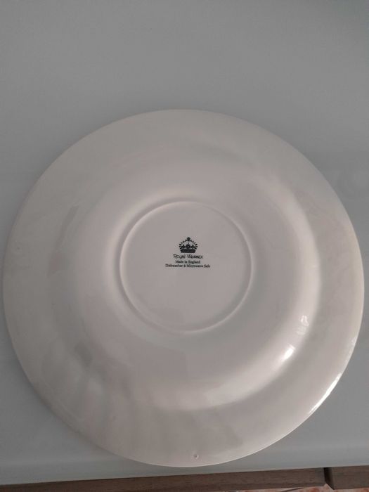 2- Pratos Royal Wessex