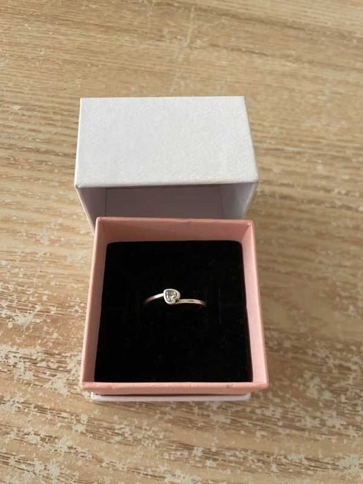 Anel Pandora coração