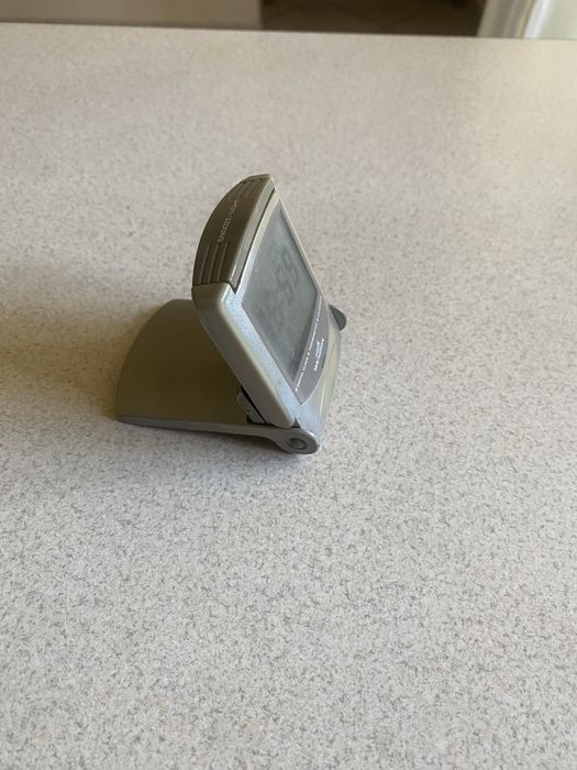 Годинник, будильник настільний