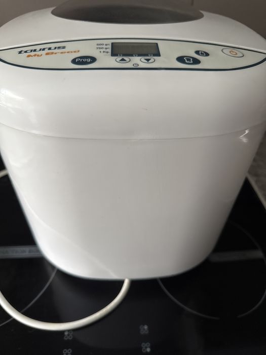 Maquina de fazer pao Taurus