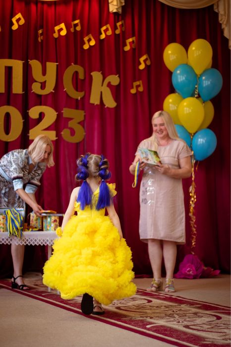 Детское, Платье на выпусконой