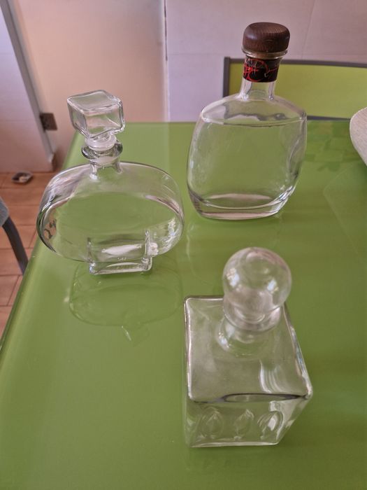 Frascos de licor antigos.