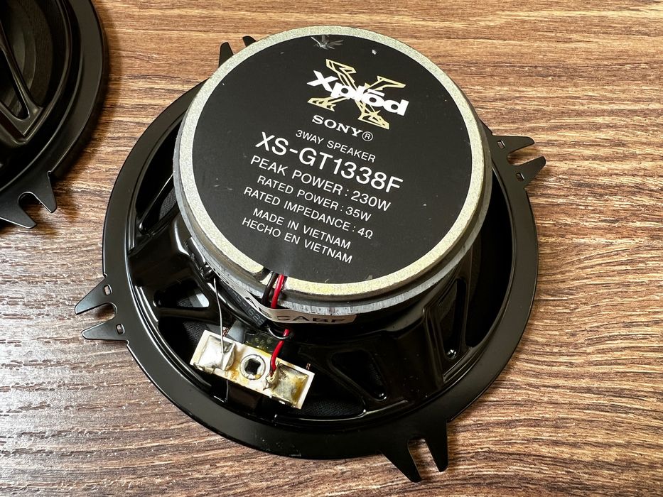 Sony XS-GT1338F — Colunas Auto 13 cm 3 Vias + Grelhas