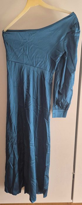 Vários vestidos de verão de mulher, novos, nunca usados