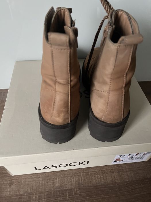 Buty skórzane botki camel Lasocki 37