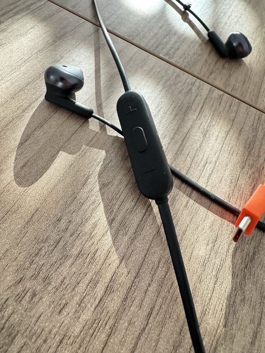 Auriculares JBL Tune 215BT