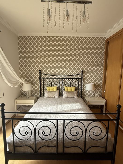 Cama trabalhada em ferro 140x200