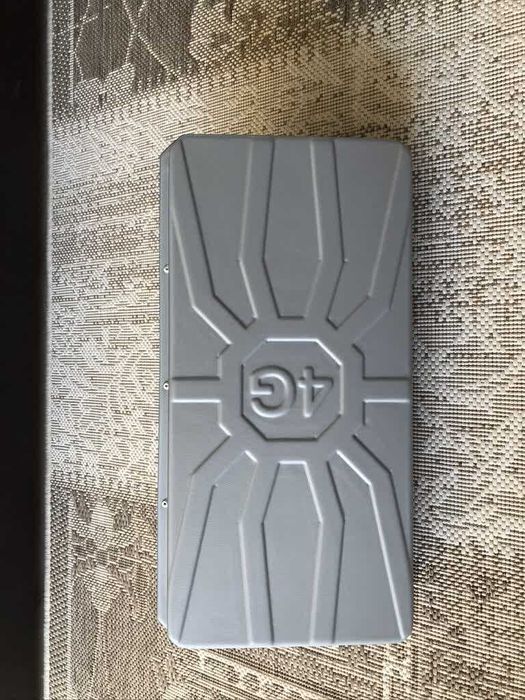 Панельная антенна усилитель 4G/3G RunBit Spider LTE MIMO 2 x 16 dBi