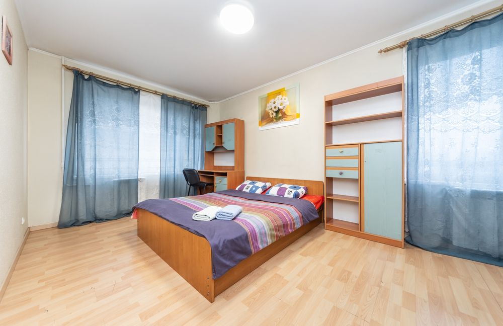 3к.Посуточно,Почасово.метро Левобережная рядом