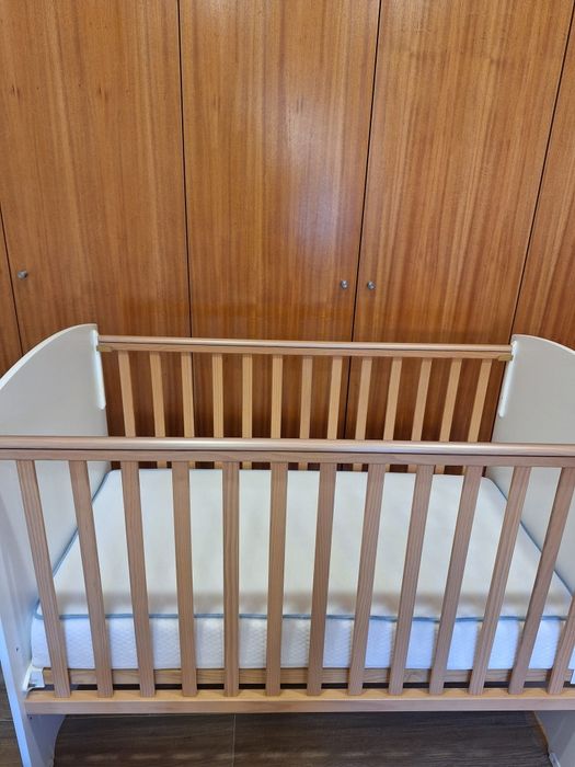 Cama de grades+ colchão novo