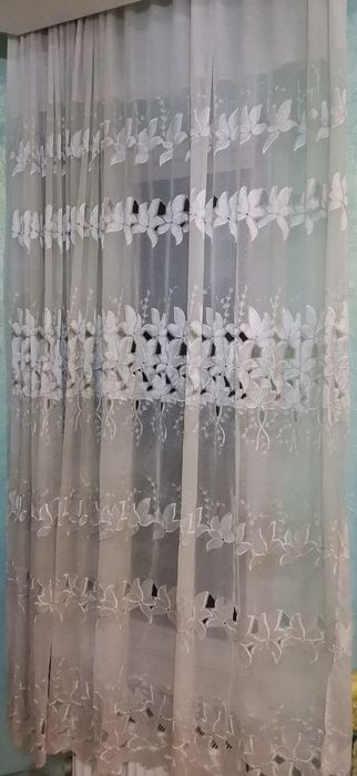 Шикарная белая тюль с вышивкой