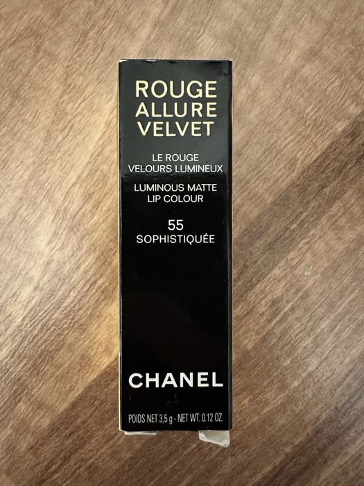 Chanel pomadka Rouge Allure Velvet 55 Sophistiquee