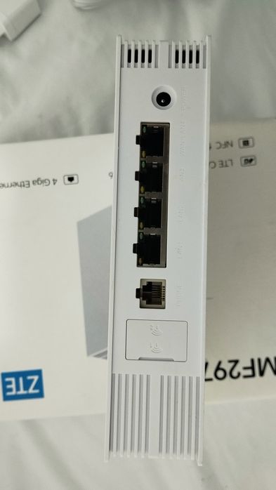 Router MF297D, na kartę SIM, 4G LTE, cat. 12 z dodatkową anteną.