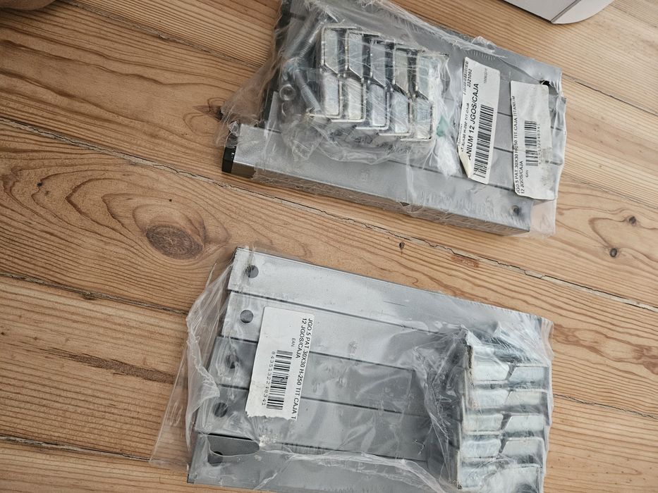 2Estrado de ripas 90cm *200. Com pespés