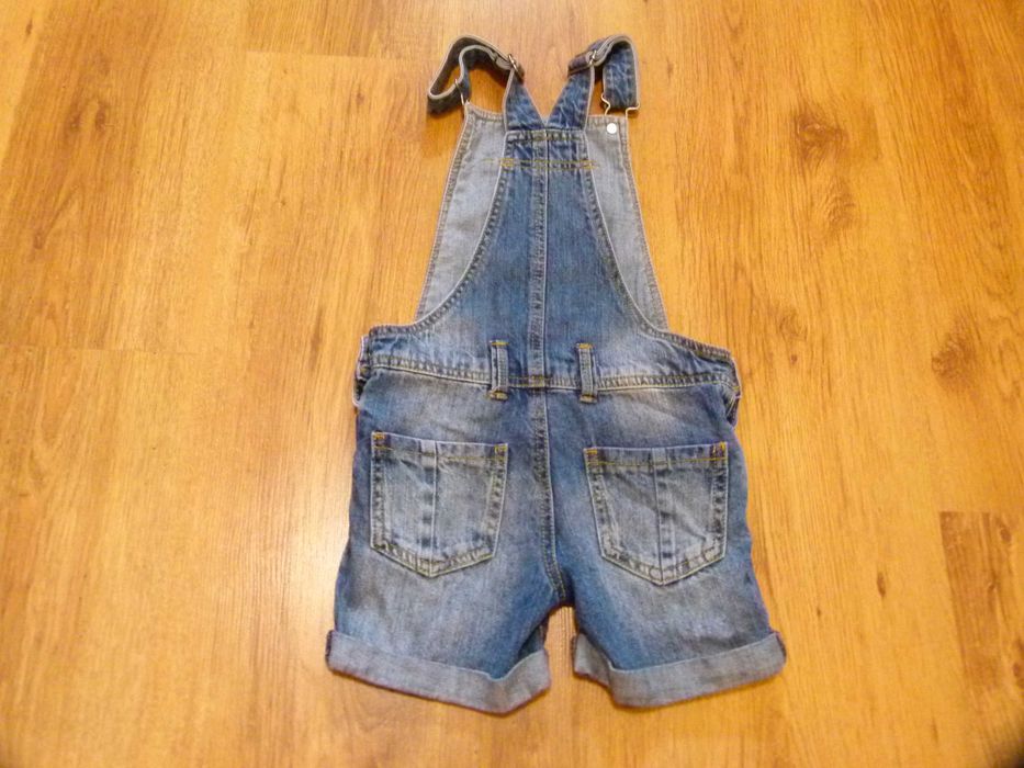 rozm 104 Nutmeg spodenki ogrodniczki jeans