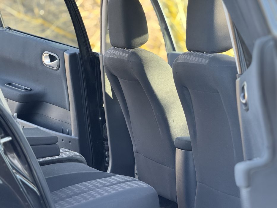 Renault Megane II 2005 рік • 2.0 бензин • механіка 6-ст