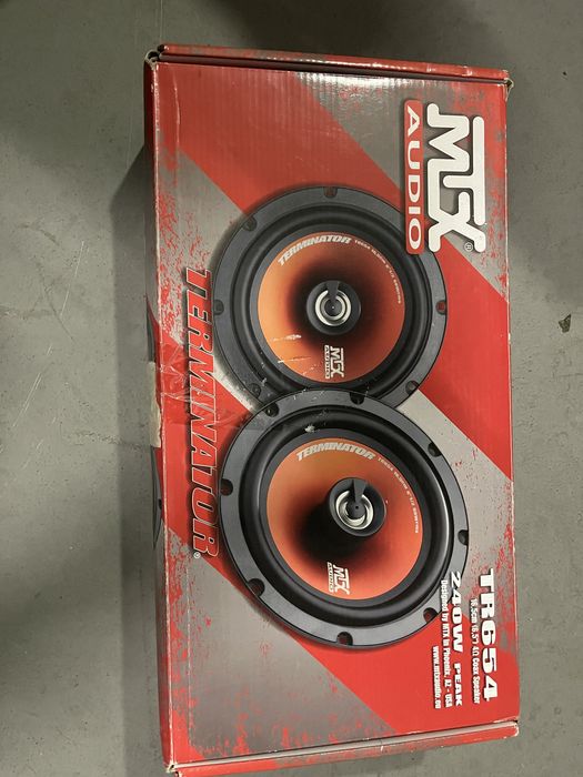 Amplificador, rádio, subwoofer, cabos e cabos