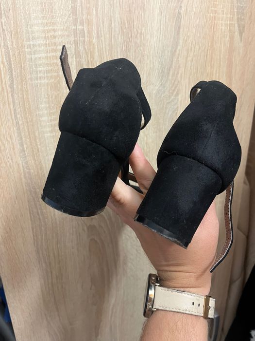 Buty damskie na koturnie