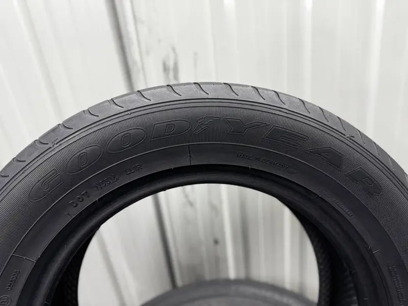 Шини бу 215 60 R16 Goodyear EfficientGrip