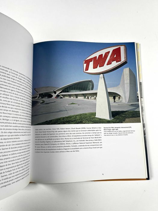 Eero Saarinen 1910/1961 Um expressionista estrutural Taschen 2010