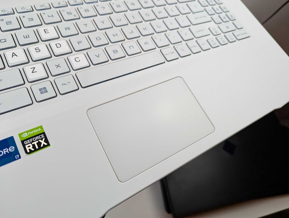 LAPTOP GAMINGOWY MSI Sword RTX 4050 Intel i7-11800H 144 hz