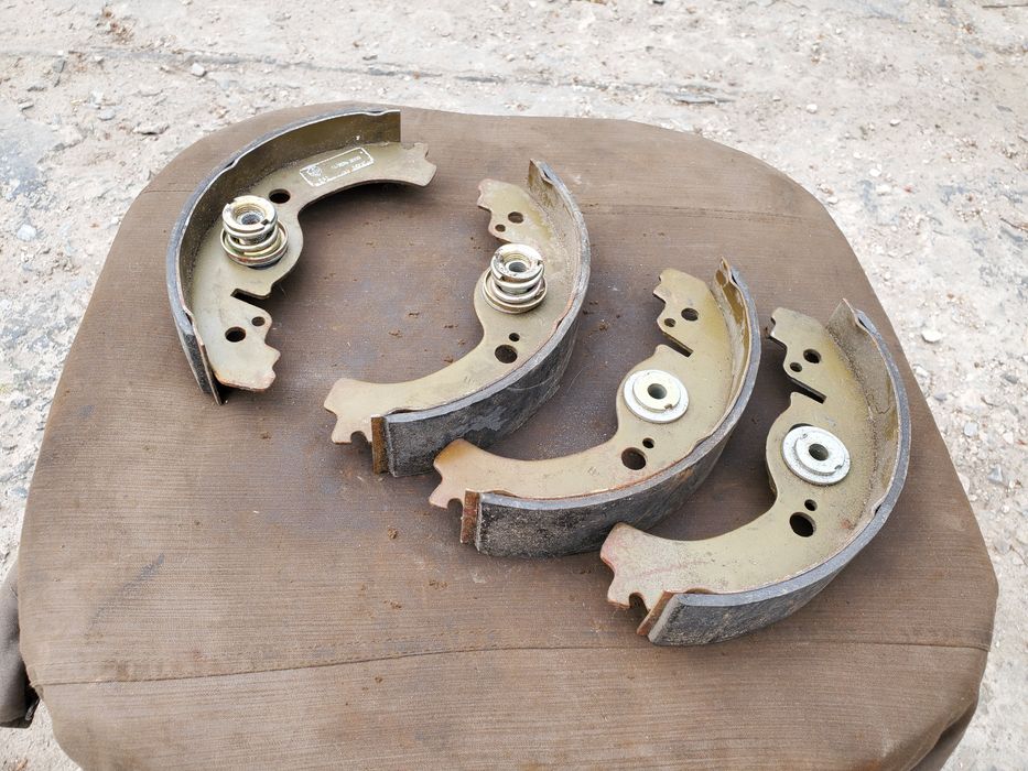 Колодки тормозние автоомбиля ВАЗ 2101- 03-07 ВАЗ Классика  новые СССР