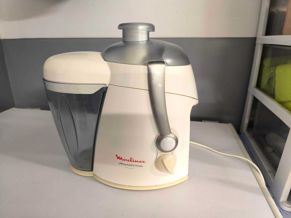 Extrator de sumos Moulinex BKA142