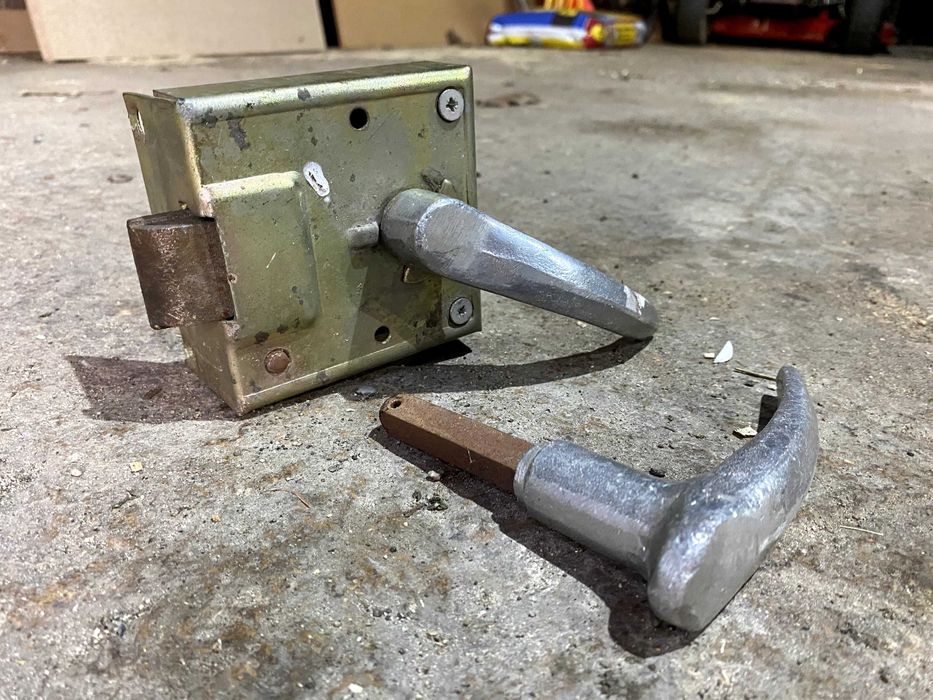 Zamek, klamki do drzwi URSUS 1614,1224,1012,914