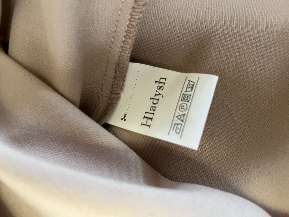 Елегантна спідниця жіноча